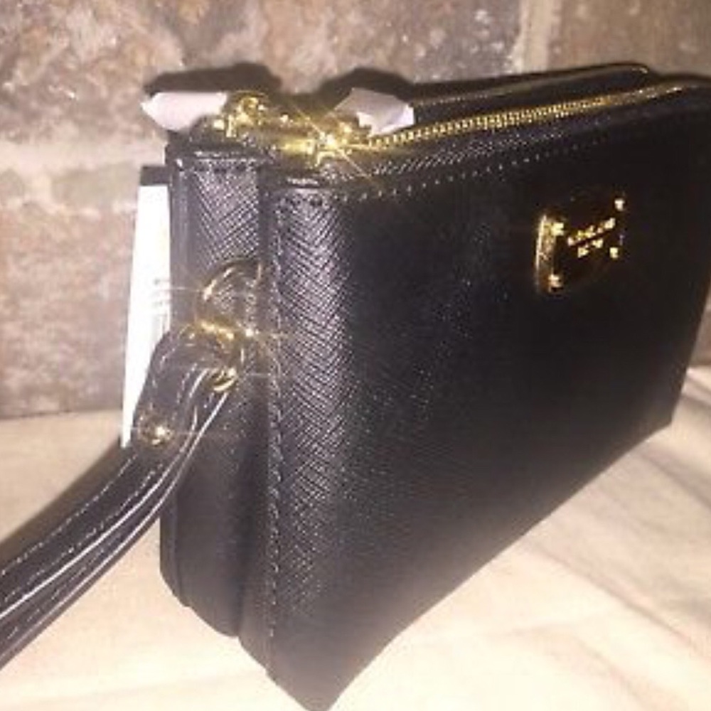 MK Jet Set Travel Lg Dbl Gusset Top Zip Wristlet